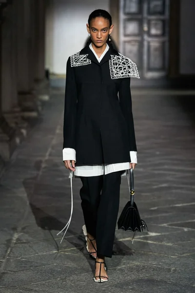 Look 54